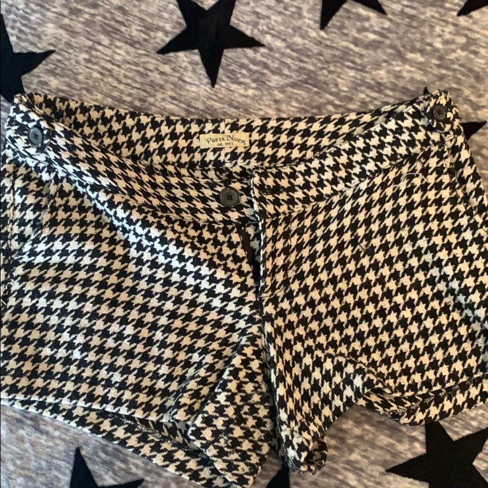 Adorable Houndstooth shorts